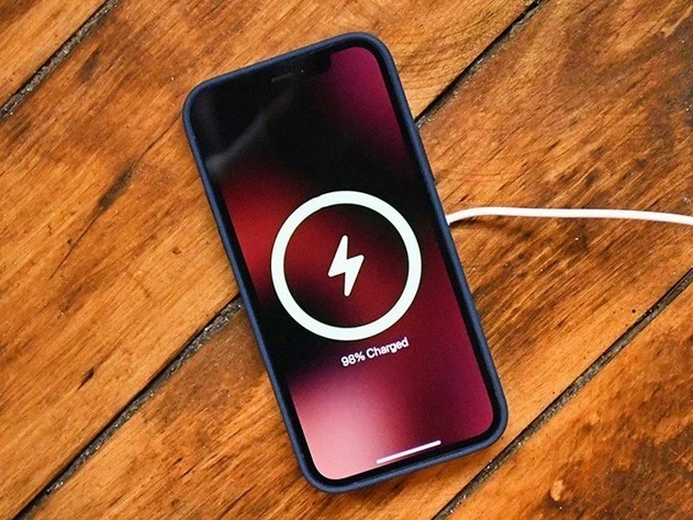 布拖苹果手机维修分享iPhone 12可以随便充电吗 